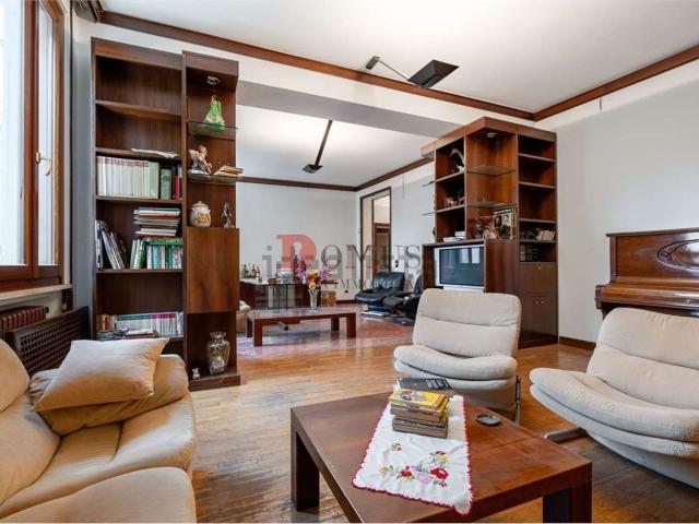 Appartamento in vendita di 161 m² in Via Trento, 11