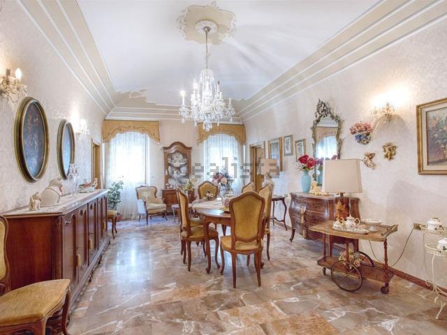 Appartamento in vendita di 162 m² in Via Vittorio Emanuele II