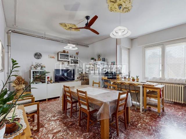 Appartamento in vendita di 162 m² in Via A. Costa, 267