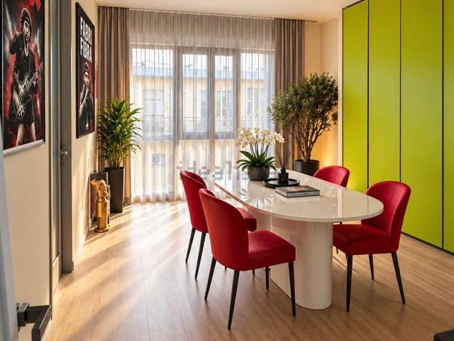 Appartamento in vendita di 162 m² in Via Aurelio de Paoli