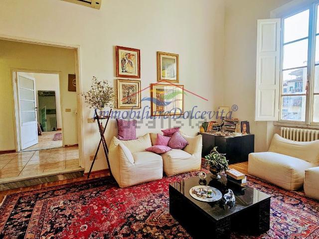 Appartamento in vendita di 162 m² in Via Giraldi, 2