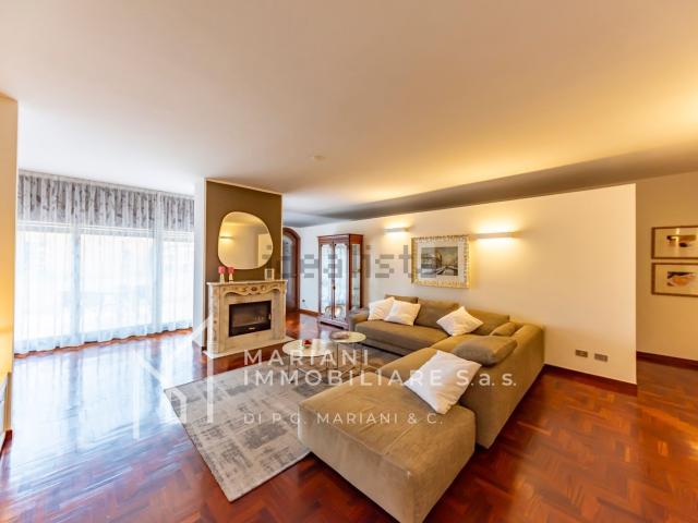 Appartamento in vendita di 162 m² in Via Marche, 4