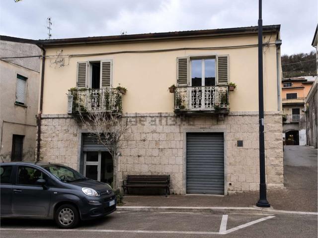 Appartamento in vendita di 162 m² in Via Municipio