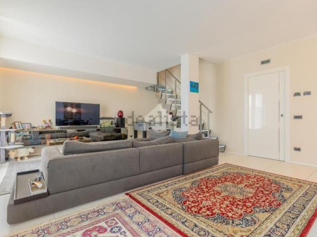 Appartamento in vendita di 162 m² in Via San Vincenzo de Paoli, 25