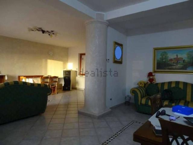 Appartamento in vendita di 162 m² in Viale A. Gramsci