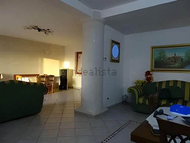 Appartamento in vendita di 162 m² in Viale Antonio Gramsci