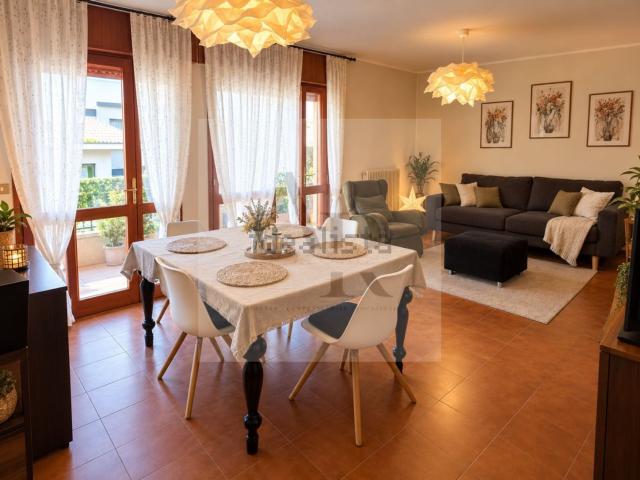 Appartamento in vendita di 162 m² in Piazza A. De Gasperi