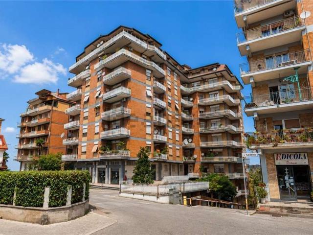 Appartamento in vendita di 163 m² in Via Cosenza, 12