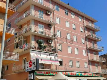 Appartamento in vendita di 163 m² in Via Giuseppe Carulli