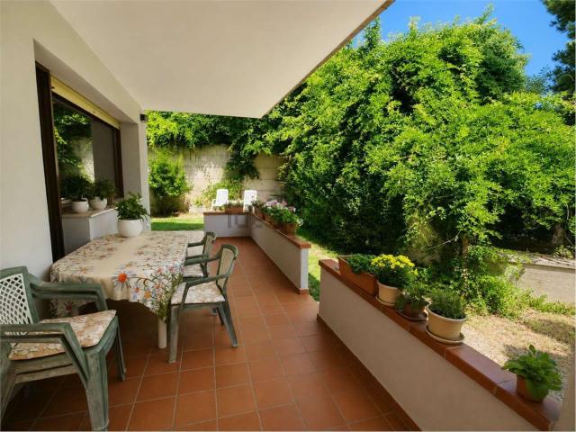 Appartamento in vendita di 163 m² in Via dei Ciliegi, 32