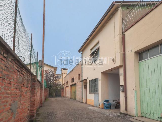 Appartamento in vendita di 163 m² in Via Fratelli Rosselli