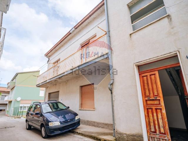 Appartamento in vendita di 163 m² in Via Ladispoli, 4