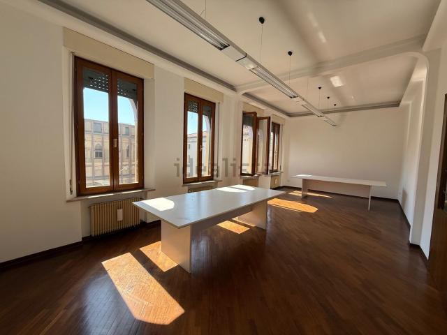 Appartamento in vendita di 163 m² in Via Mazzini