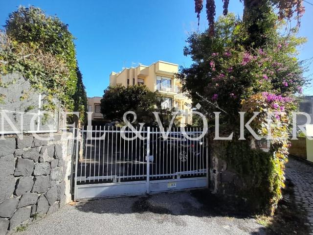 Appartamento in vendita di 163 m² in Via Marechiaro, 151
