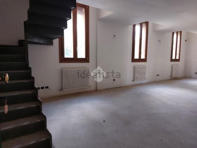 Appartamento in vendita di 163 m² in Via Piangipane, 3