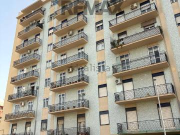 Appartamento in vendita di 163 m² in Piazza Luigi Leone Cuella, 12