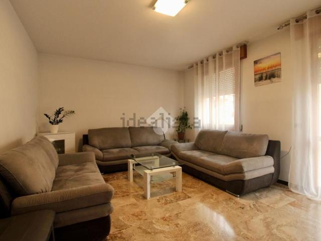 Appartamento in vendita di 164 m² in Via Cesare Battisti