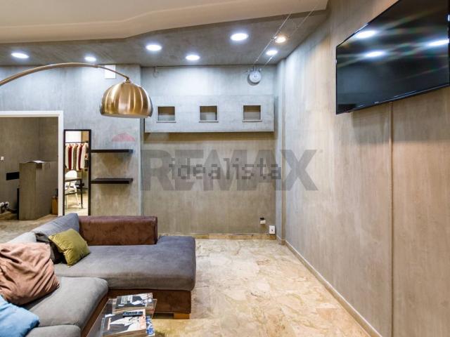 Appartamento in vendita di 164 m² in Via Edmondo de Amicis, 3