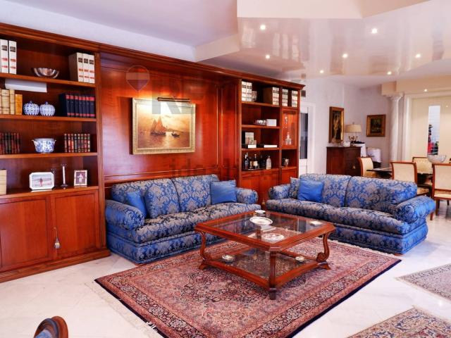 Appartamento in vendita di 164 m² in Via Francesco Petrarca, 44