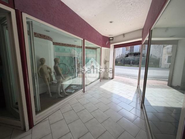 Appartamento in vendita di 164 m² in Via L. Einaudi, 4