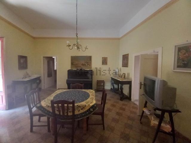 Appartamento in vendita di 164 m² in Via Michele Cardona, 5