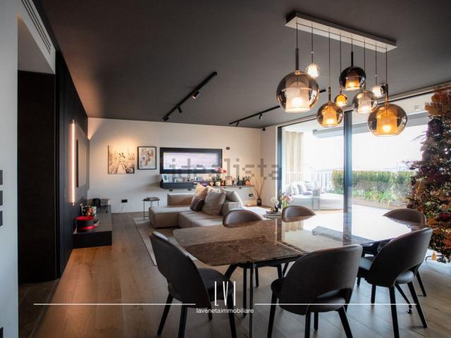 Appartamento in vendita di 164 m² in Via Nazario Sauro, 52
