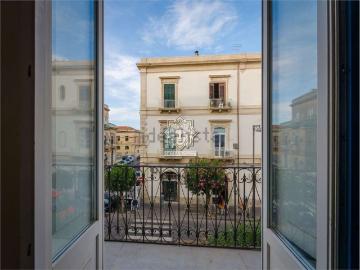 Appartamento in vendita di 164 m² in Via Senatore Giuseppe Maielli, 2