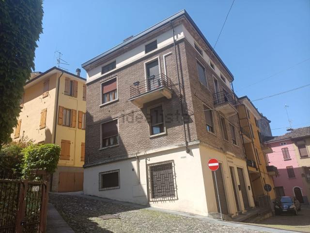 Appartamento in vendita di 164 m² in Via Vittorio Bottego