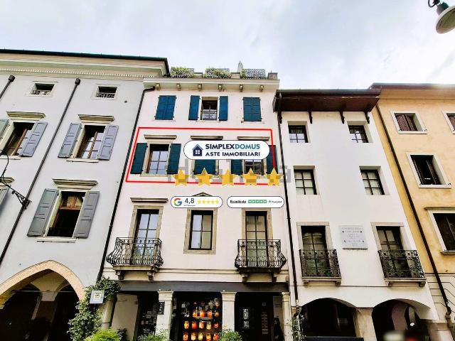 Appartamento in vendita di 164 m² in Via Vittorio Veneto