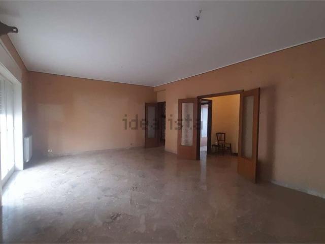 Appartamento in vendita di 164 m² in Viale Tunisi, 1