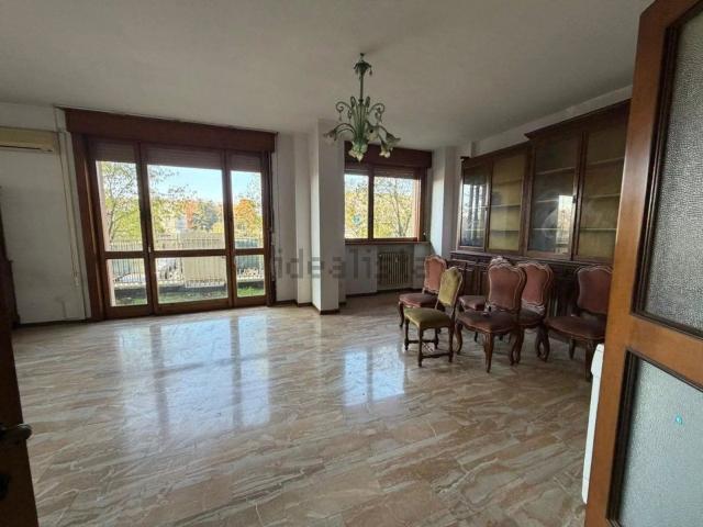 Appartamento in vendita di 164 m² in Viale Vittorio Bottego