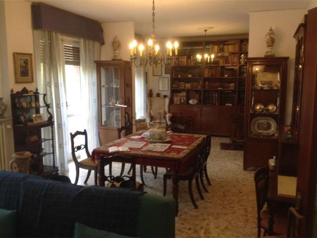 Appartamento in vendita di 164 m² in Viale Goffredo Mameli, 100