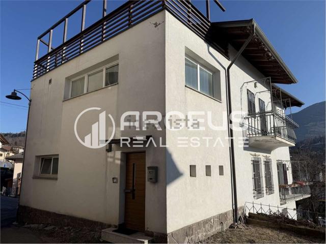 Appartamento in vendita di 164 m² in Frazione Tressilla, 124