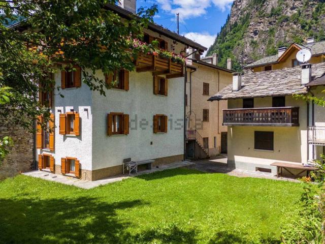 Appartamento in vendita di 165 m² in Via Corti