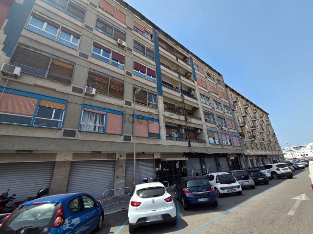Appartamento in vendita di 165 m² in Via Calabria, 36