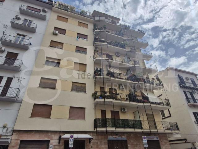 Appartamento in vendita di 165 m² in Via Ciullo D&apos Alcamo