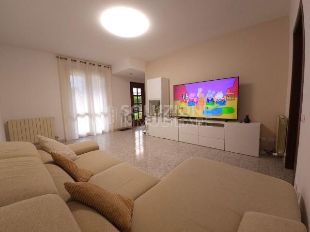 Appartamento in vendita di 165 m² in Via Aldo Moro, 5