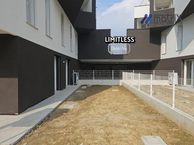 Appartamento in vendita di 165 m² in Via Argine Sinistro