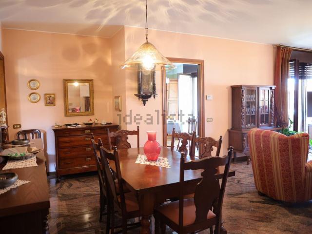 Appartamento in vendita di 165 m² in Via Giuseppe Parini, 3