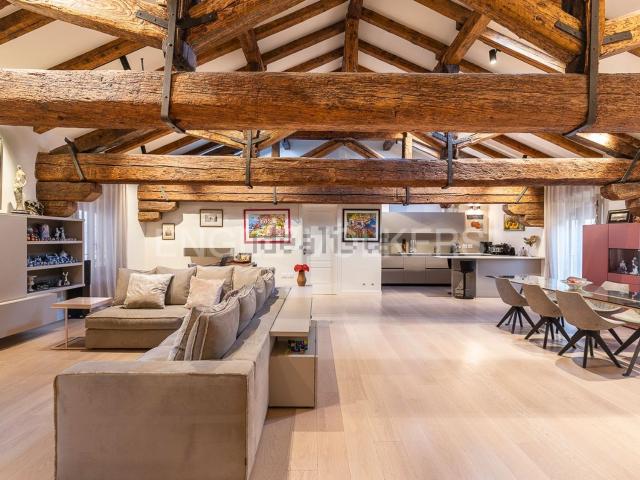 Appartamento in vendita di 165 m² in Via Guglielmo Oberdan, 9