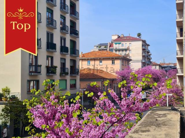 Appartamento in vendita di 165 m² in Via Guglielmo D&apos Alzano, 9