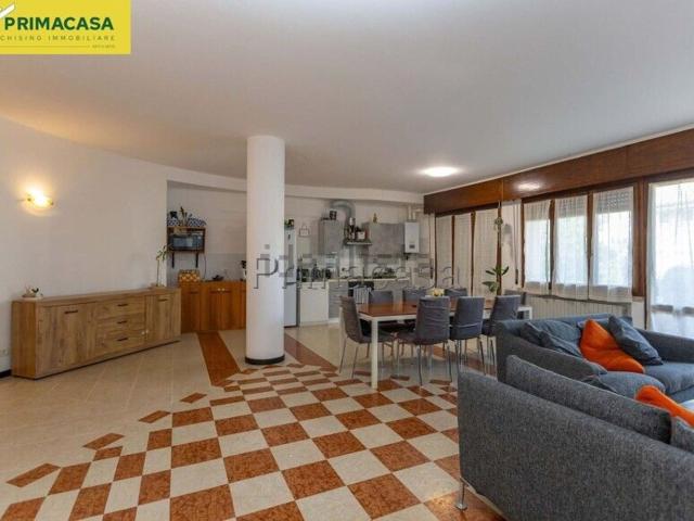 Appartamento in vendita di 165 m² in Via Don C. Biasi
