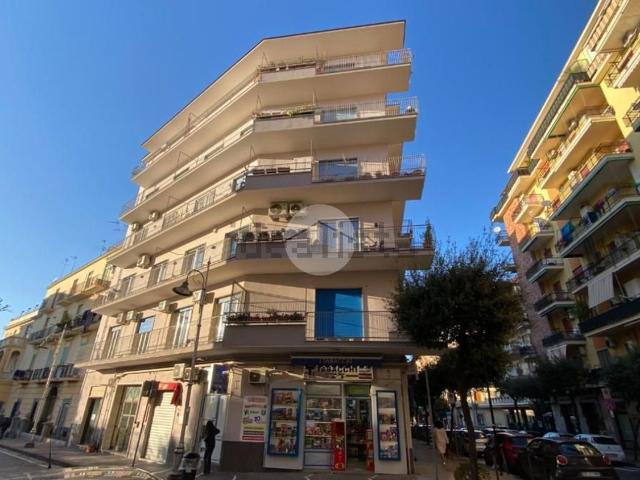 Appartamento in vendita di 165 m² in Via Don Giuseppe Morosini, 66