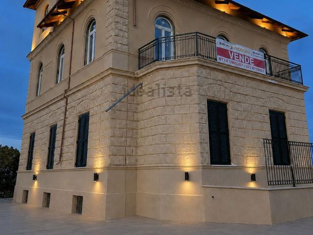 Appartamento in vendita di 165 m² in Via dei Colli, 13
