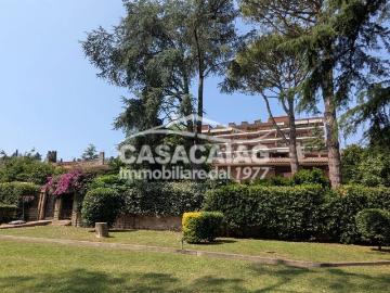 Acilia, Roma Lazio, Lazio - Ascensore