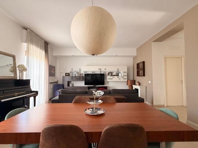 Appartamento in vendita di 165 m² in Via Francesco Crotti, 24