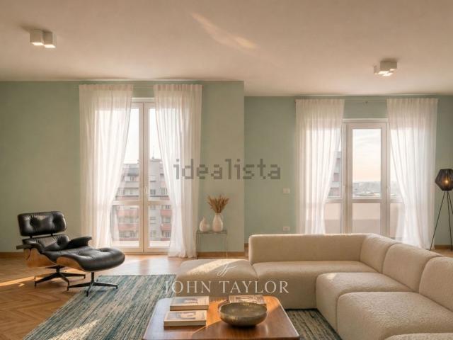 Appartamento in vendita di 165 m² in Via Ippolito Nievo
