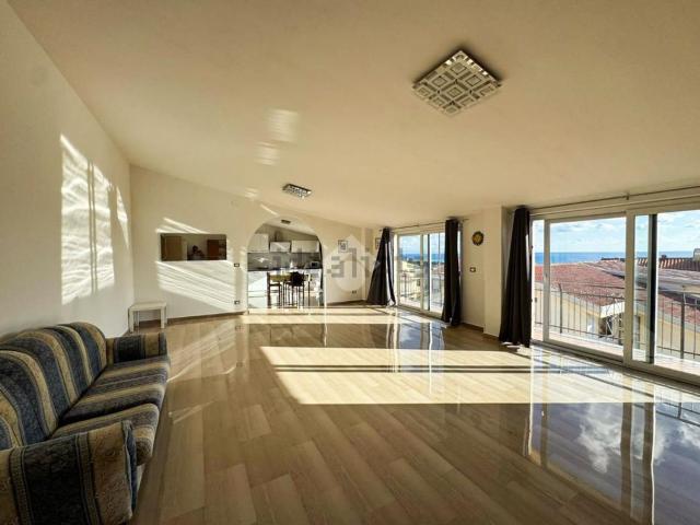Appartamento in vendita di 165 m² in Via Liguria, 14
