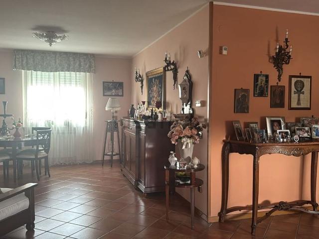 Appartamento in vendita di 165 m² in Via Luigi Pastore, 197