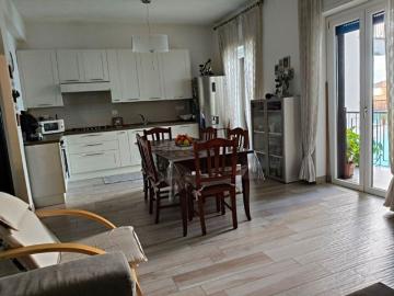 Appartamento in vendita di 165 m² in Via Magellano